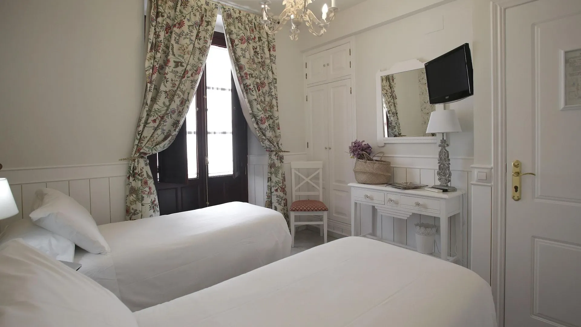 Basic Hotel Puerta De Sevilla
