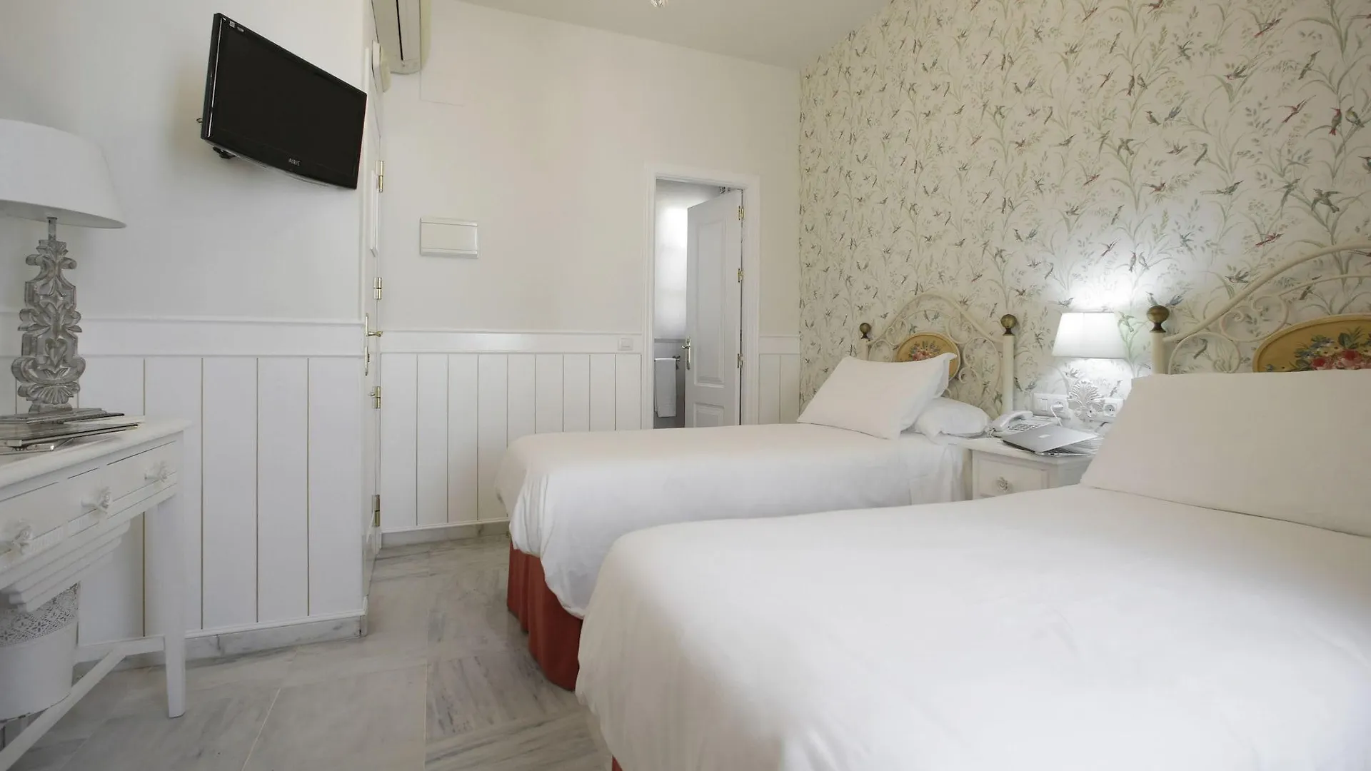 Basic Hotel Puerta De Sevilla
