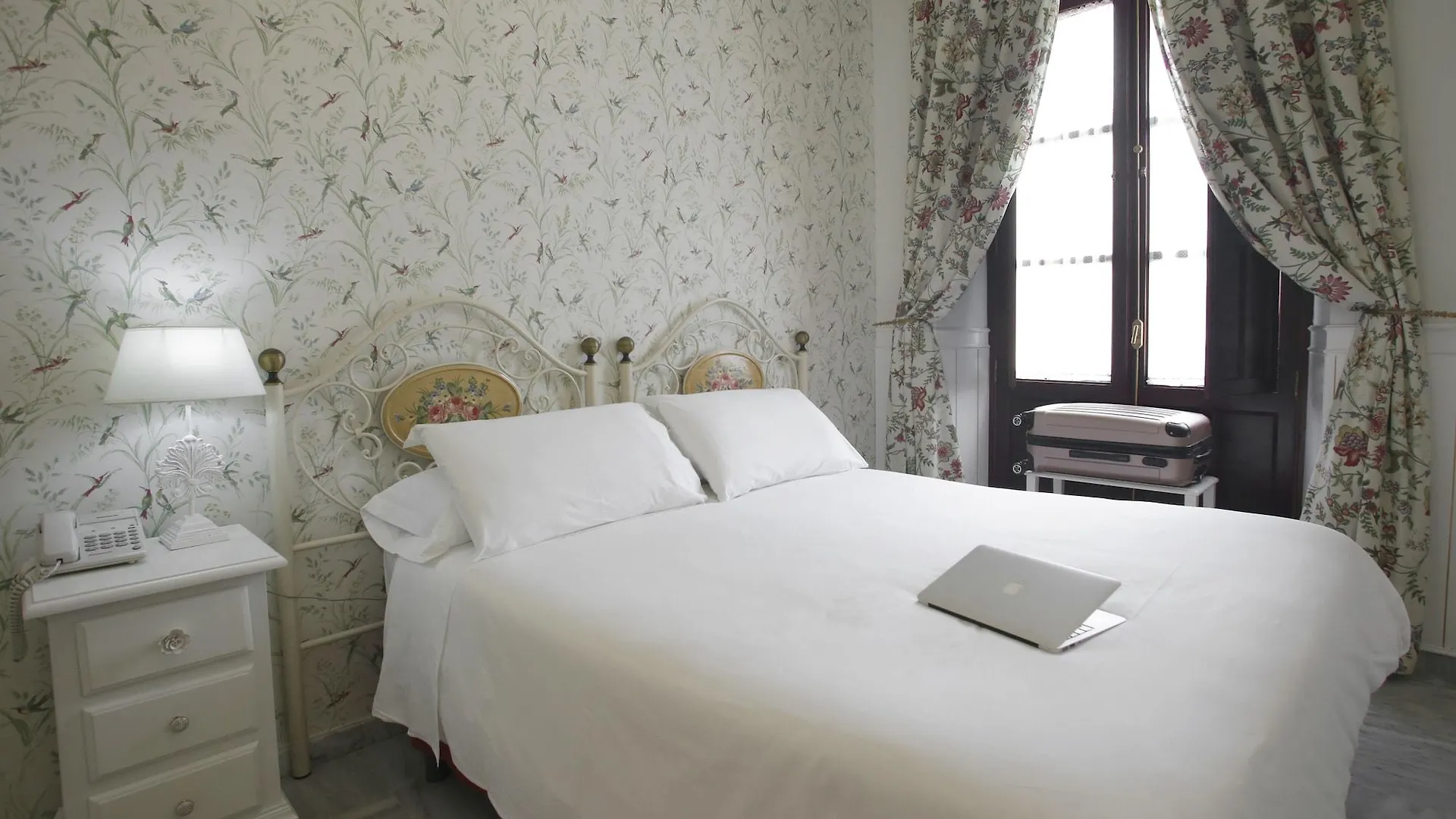 Basic Hotel Puerta De Sevilla